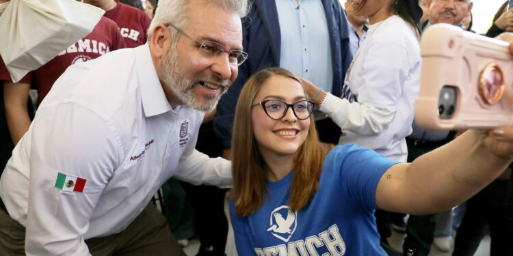 Más de 36 mil estudiantes ya se registraron al Programa Data de internet gratuito: Bedolla