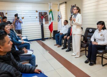 Toma de decisiones debe incidir de manera positiva en el entorno, señala Yarabí Ávila a recién titulados