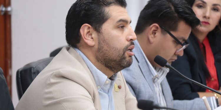 Octavio Ocampo llama a modernizar y blindar el sistema electoral en apertura de mesas por reforma