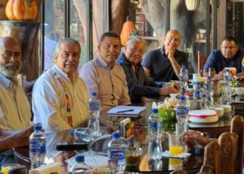 Olivio López Mújica impulsa la creación de una asociación regional de exautoridades municipales en respaldo a Raúl Morón