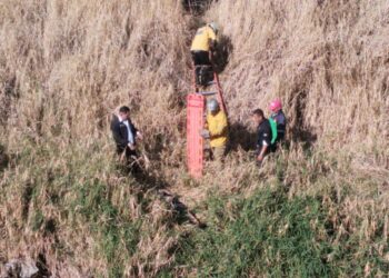 Policía Morelia actúa con rapidez en rescate de persona atrapada en río de aguas negras