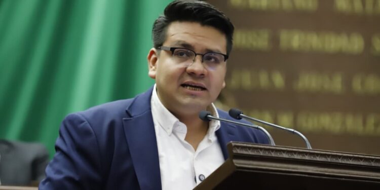 “Estoy en contra del despojo de los bienes de los michoacanos”: Toño Carreño