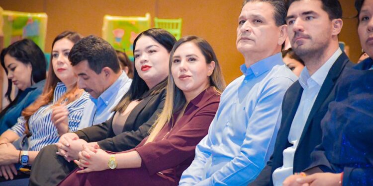 Salvador Escalante fortalece espacios para las mujeres con respaldo estatal: Dayana Pérez