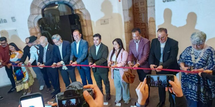 Exposición de gráfica binacional sobre identidad migrante llega al Clavijero